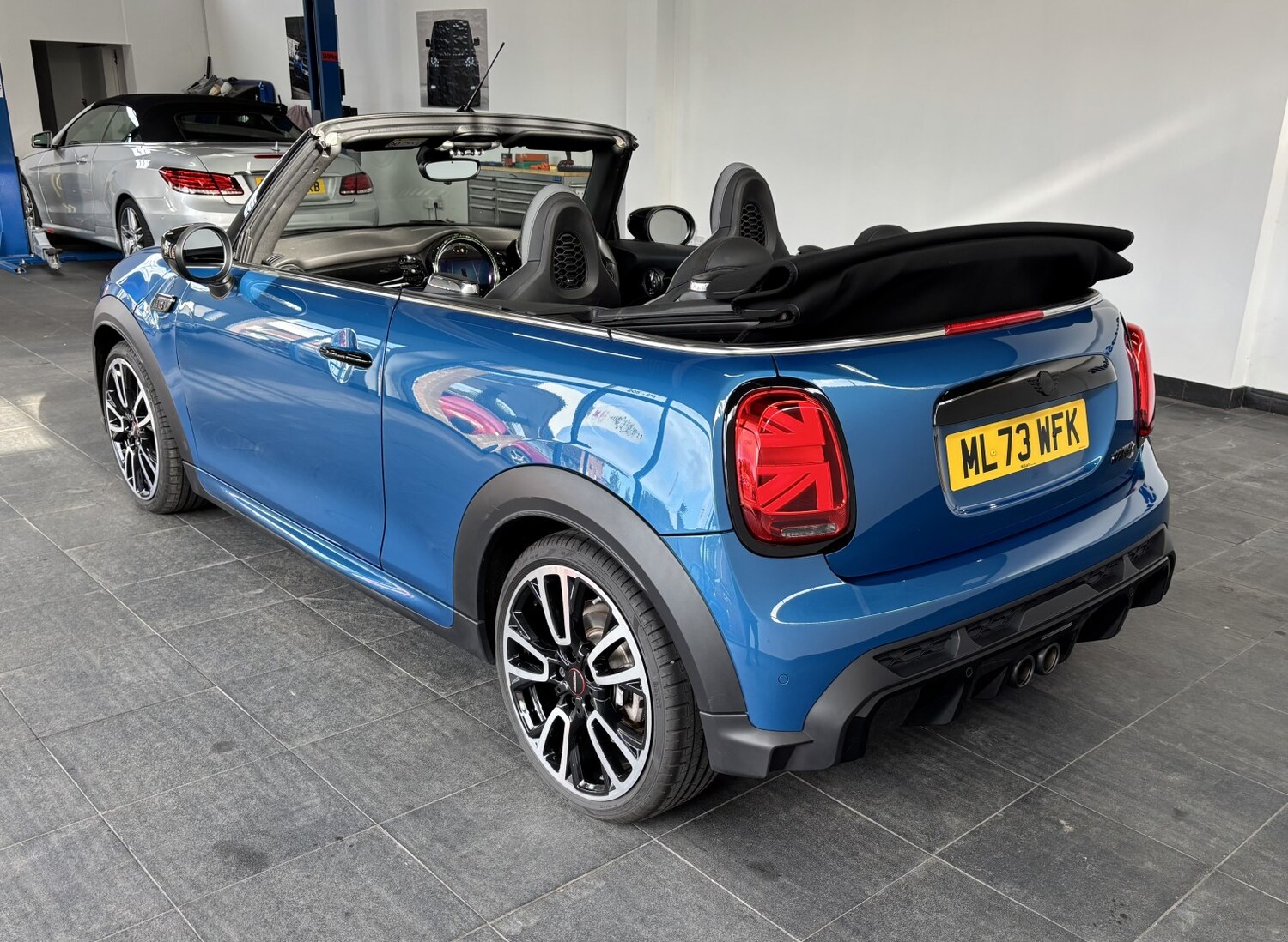 Used MINI Convertible 2023 for sale - 77605296: Photo 9