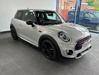 Used MINI Hatch 2019 for sale - 79054010: Photo