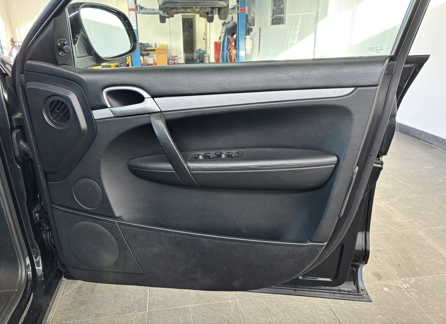 Used Porsche Cayenne 2005 for sale - 77609889: Photo 17