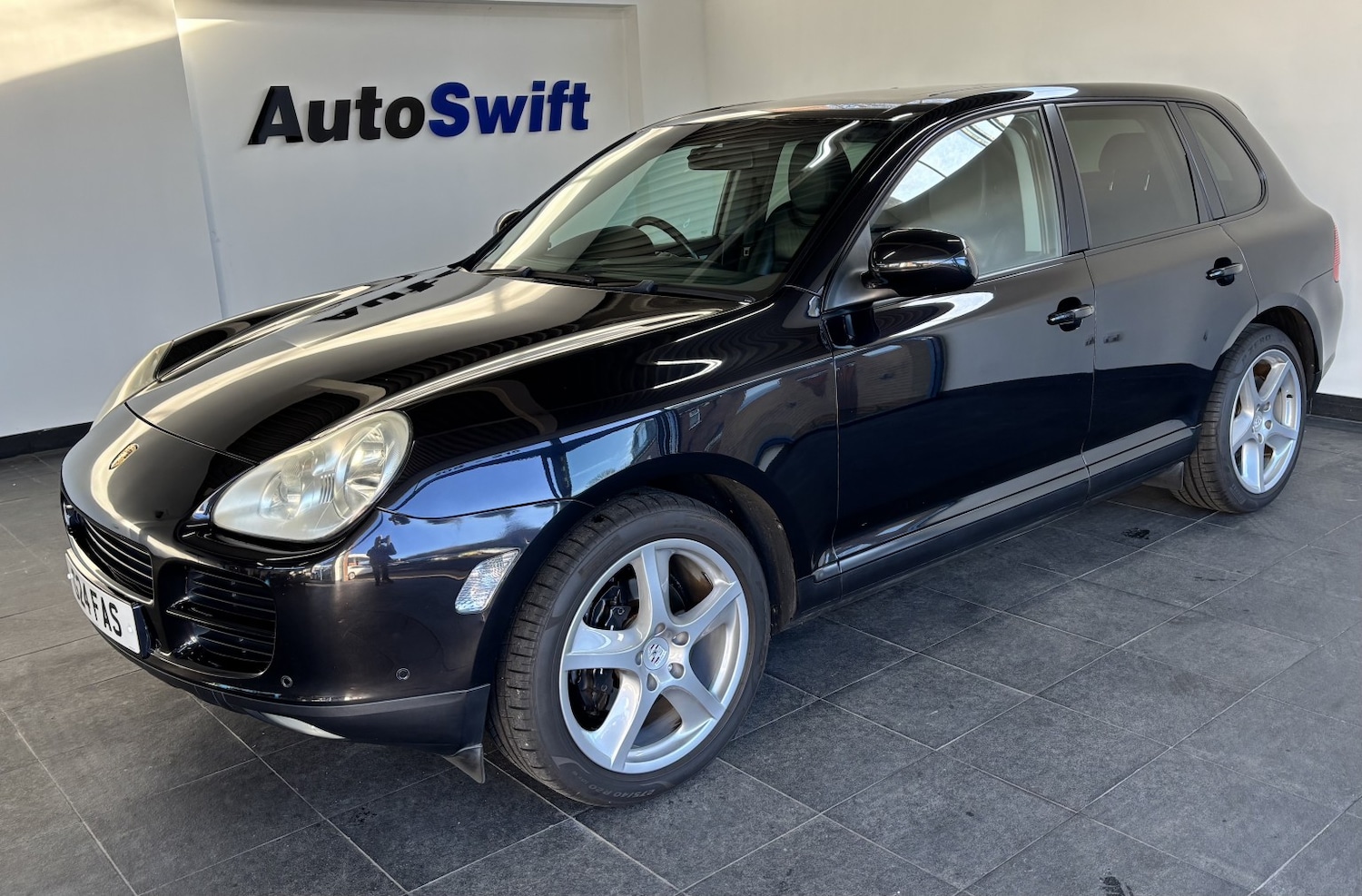 Used Porsche Cayenne 2005 for sale - 77609889: Photo 3
