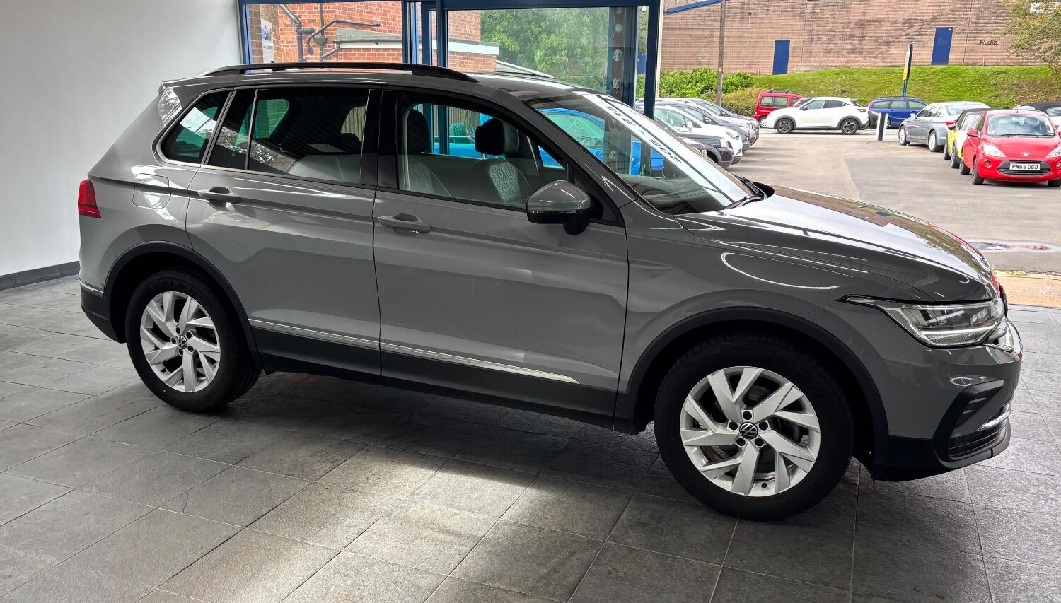 Used Volkswagen Tiguan 2021 for sale - 77605299: Photo 24