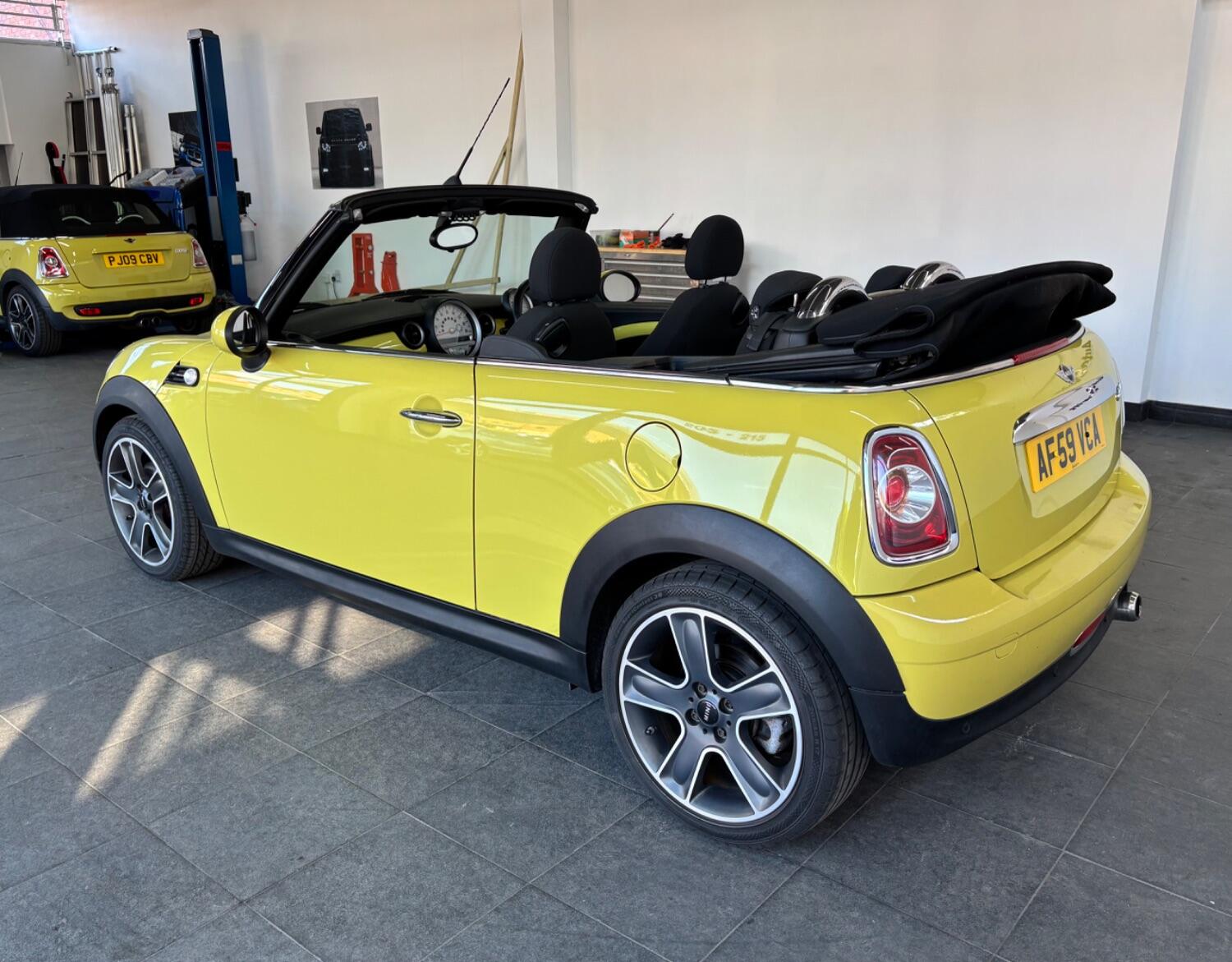 Used MINI Convertible 2009 for sale - 77605305: Photo 10
