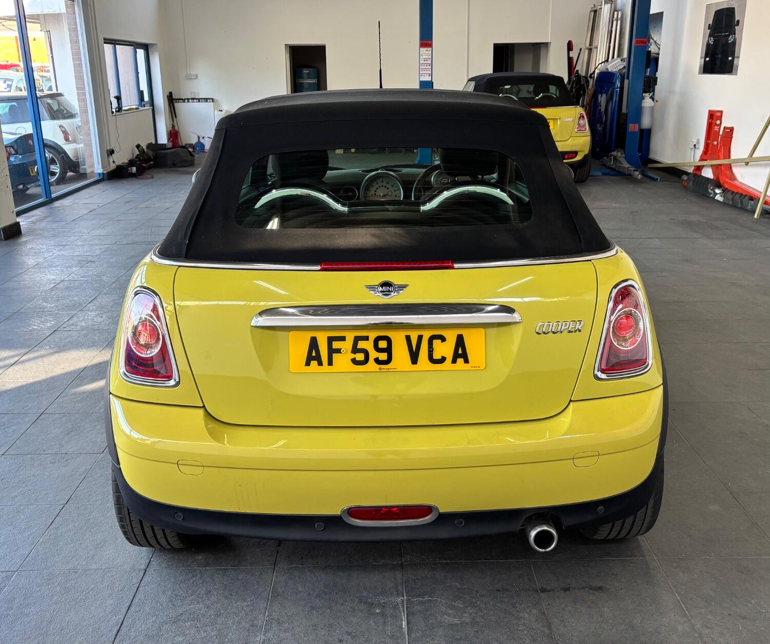 Used MINI Convertible 2009 for sale - 77605305: Photo 11