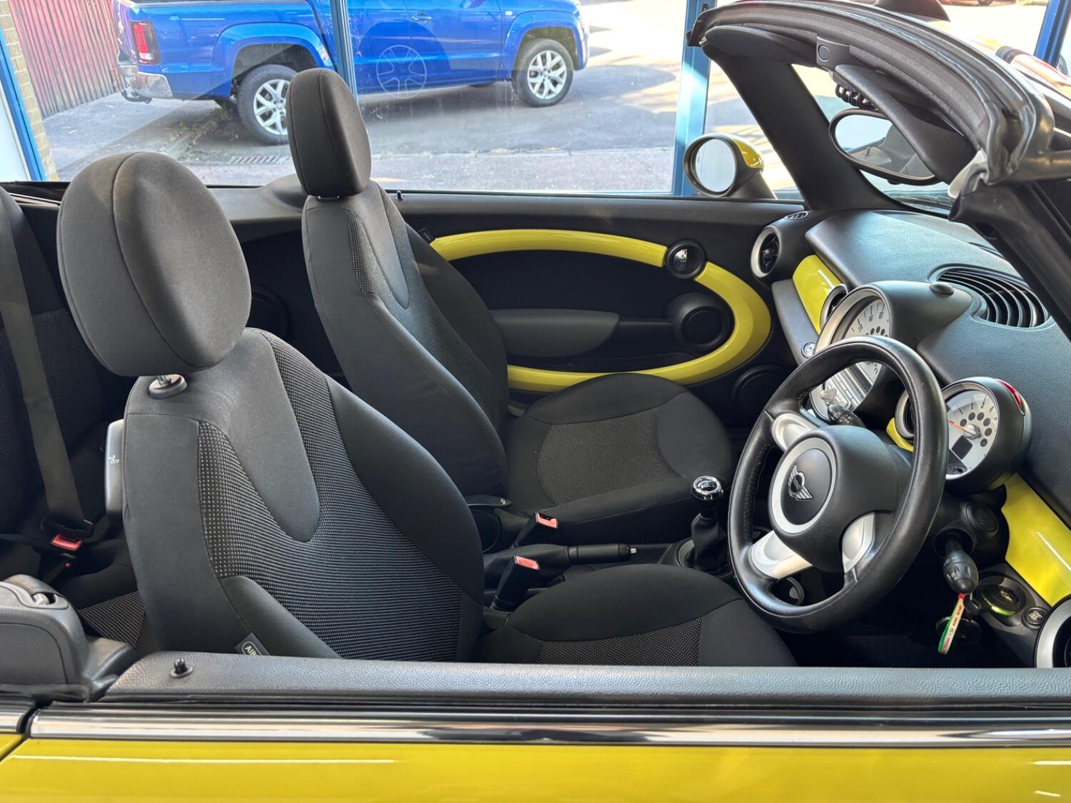 Used MINI Convertible 2009 for sale - 77605305: Photo 16