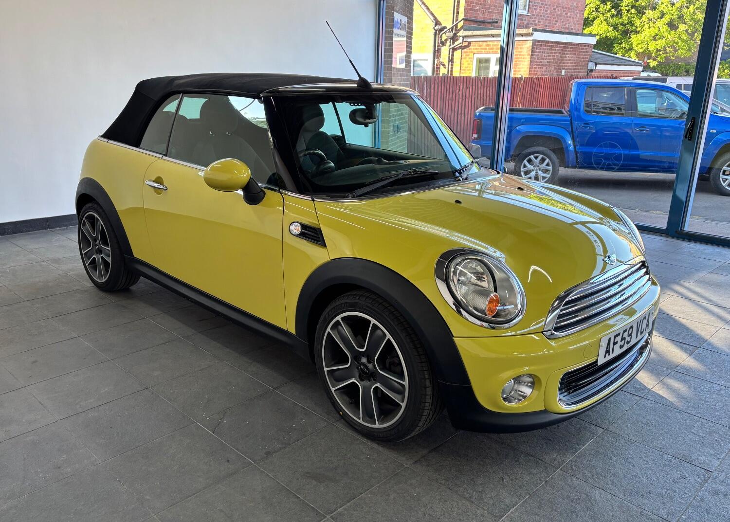 Used MINI Convertible 2009 for sale - 77605305: Photo 23