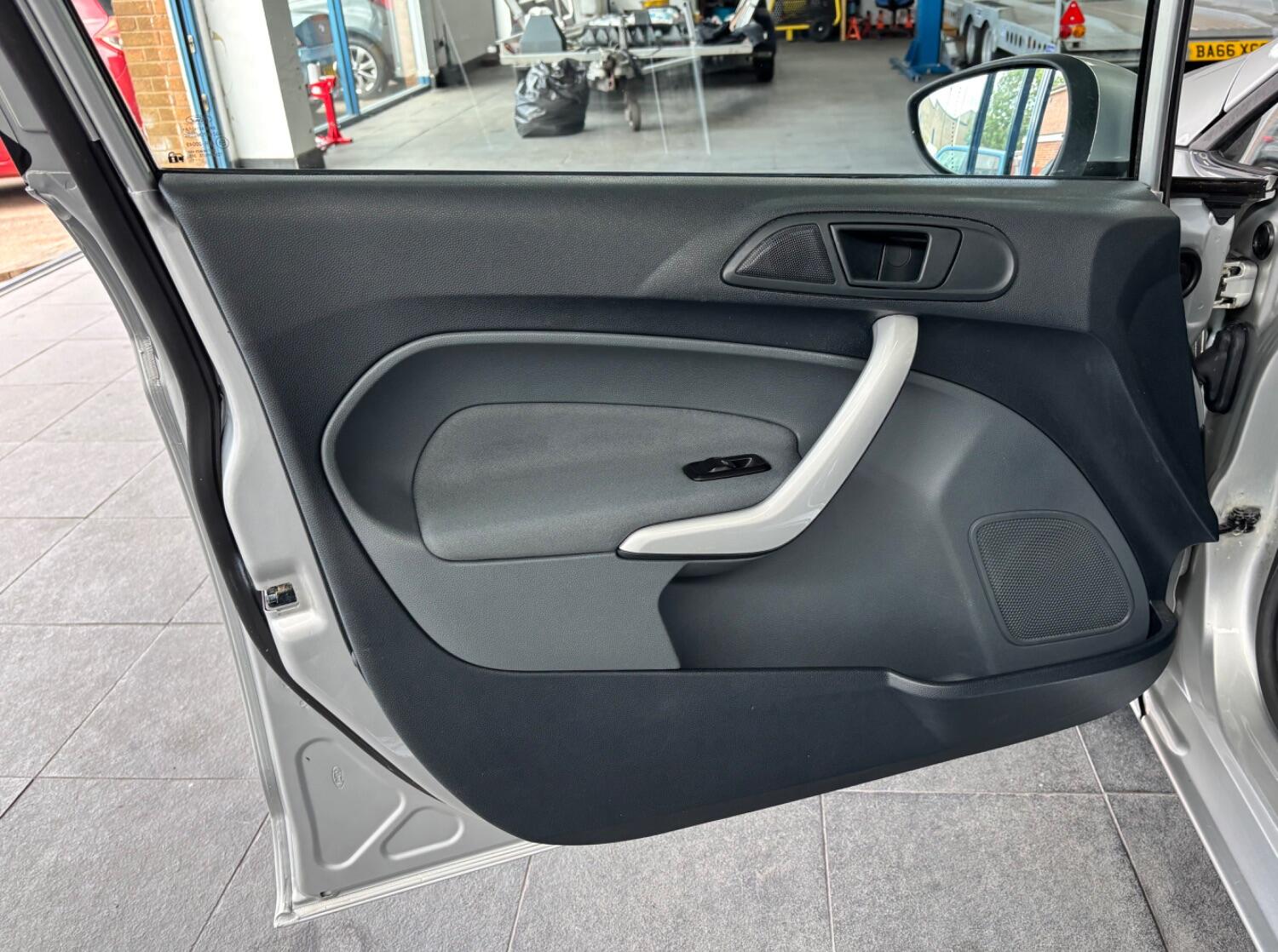 Used Ford Fiesta 2011 for sale - 77609869: Photo 19