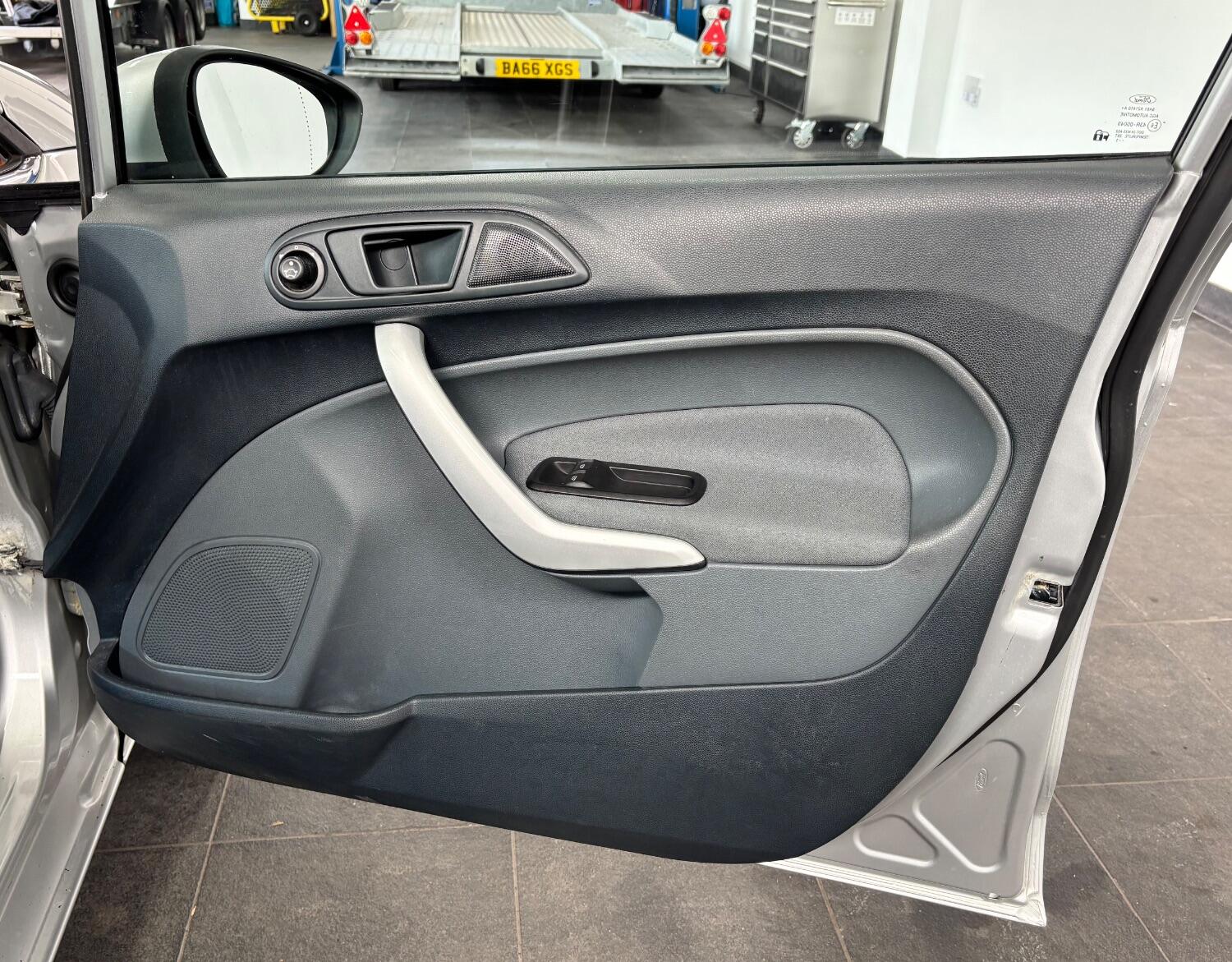 Used Ford Fiesta 2011 for sale - 77609869: Photo 20