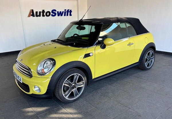 Used MINI Convertible 2009 for sale - 74639898: Photo 4