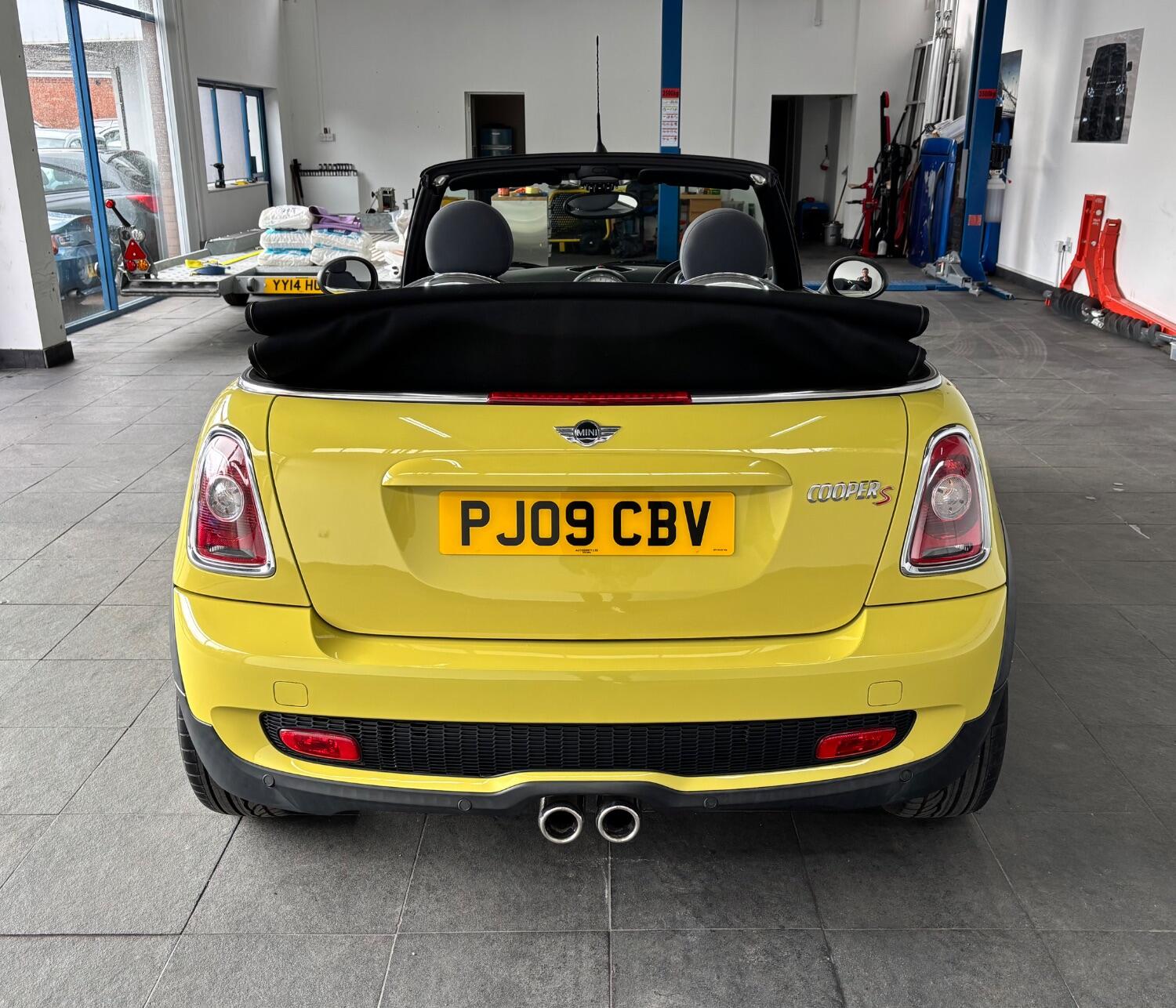 Used MINI Convertible 2009 for sale - 77605307: Photo 10