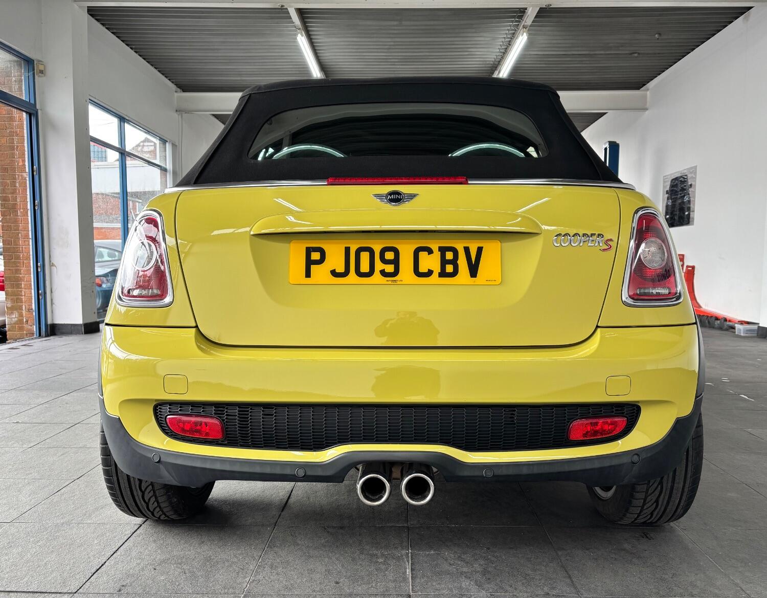 Used MINI Convertible 2009 for sale - 77605307: Photo 11