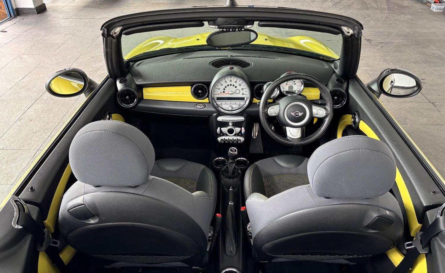 Used MINI Convertible 2009 for sale - 77605307: Photo 13