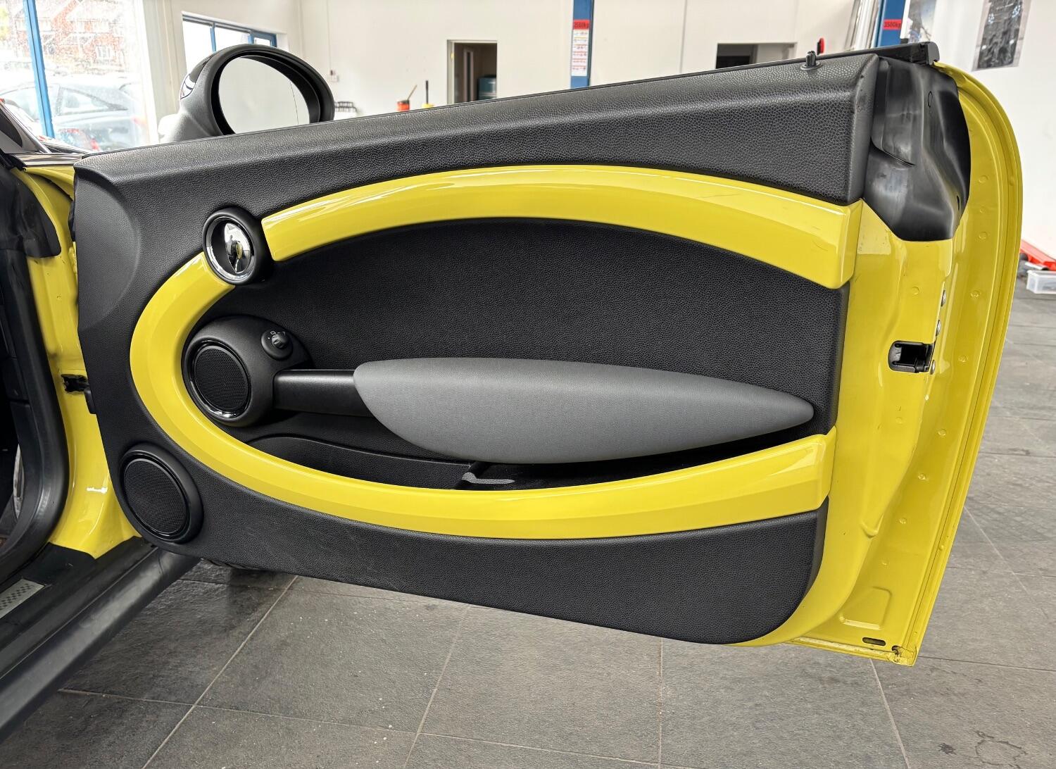 Used MINI Convertible 2009 for sale - 77605307: Photo 20