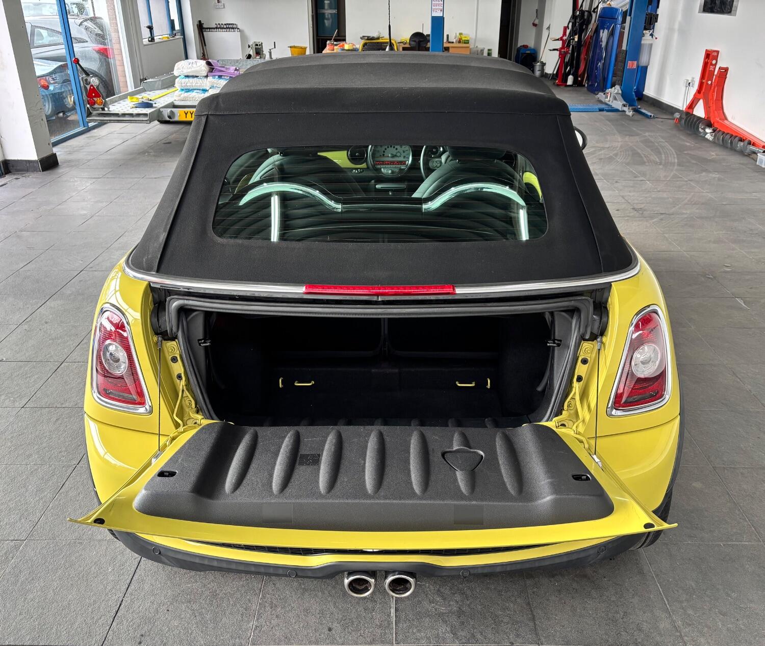 Used MINI Convertible 2009 for sale - 77605307: Photo 28