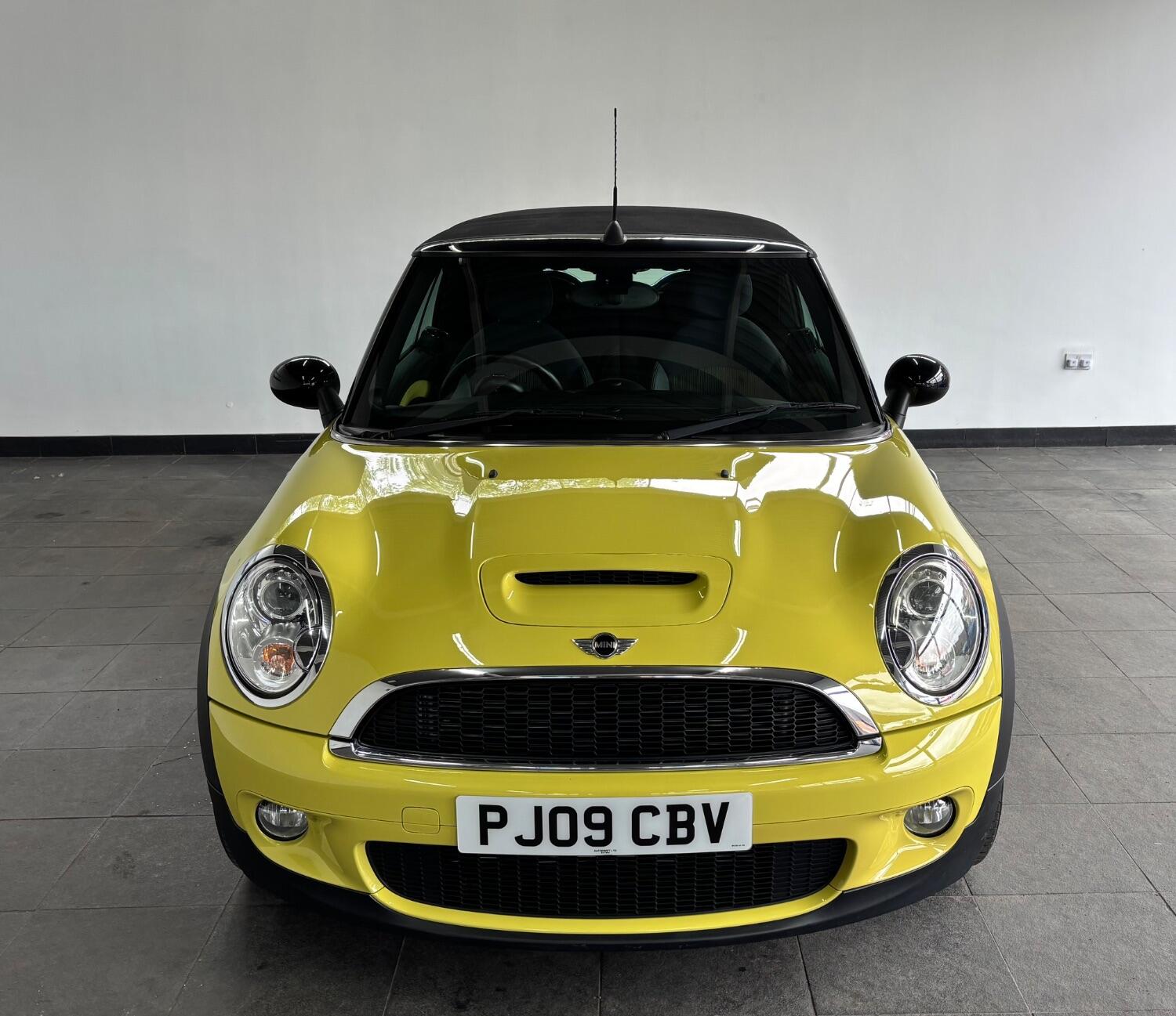 Used MINI Convertible 2009 for sale - 77605307: Photo 30
