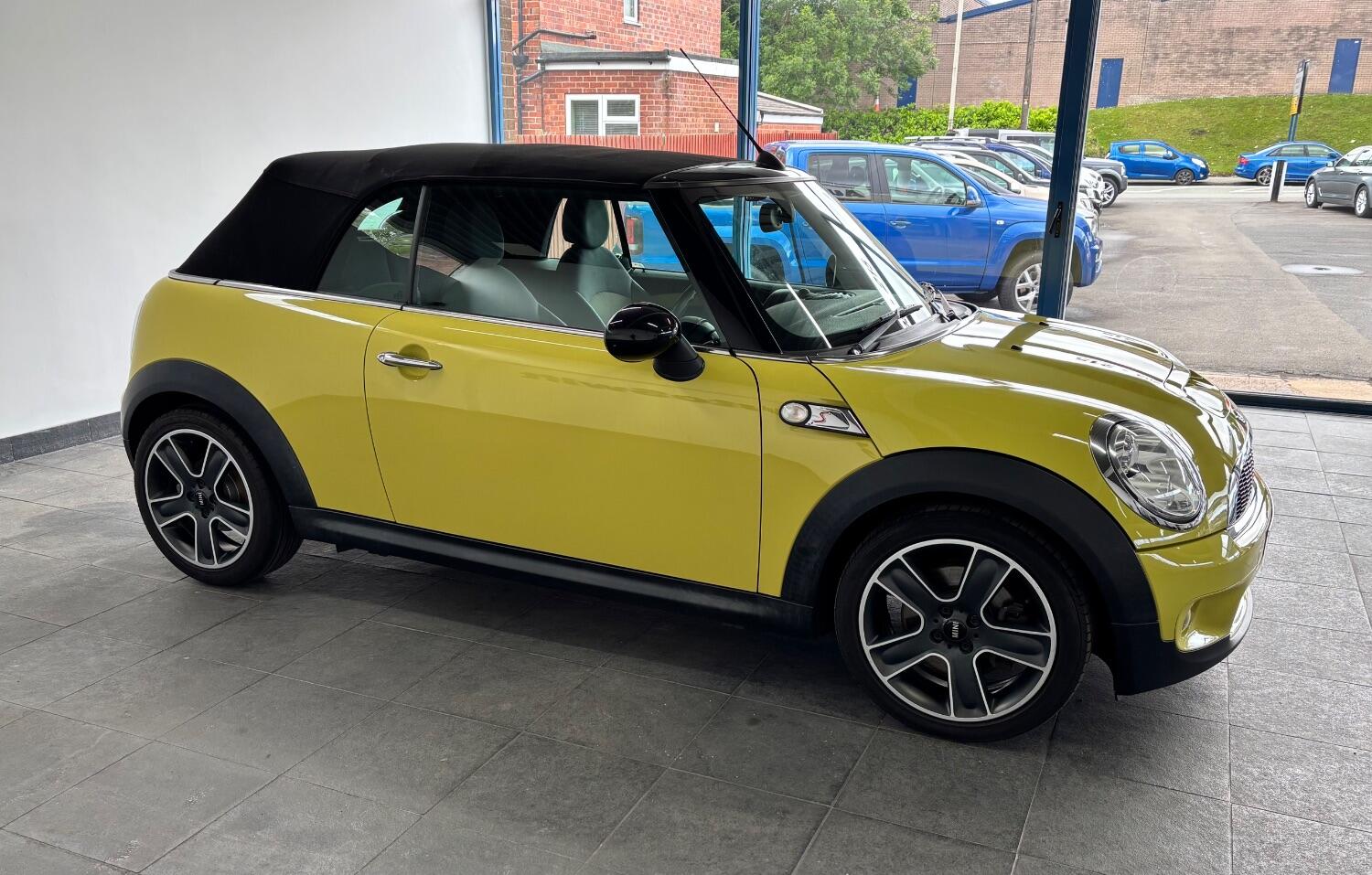 Used MINI Convertible 2009 for sale - 77605307: Photo 31