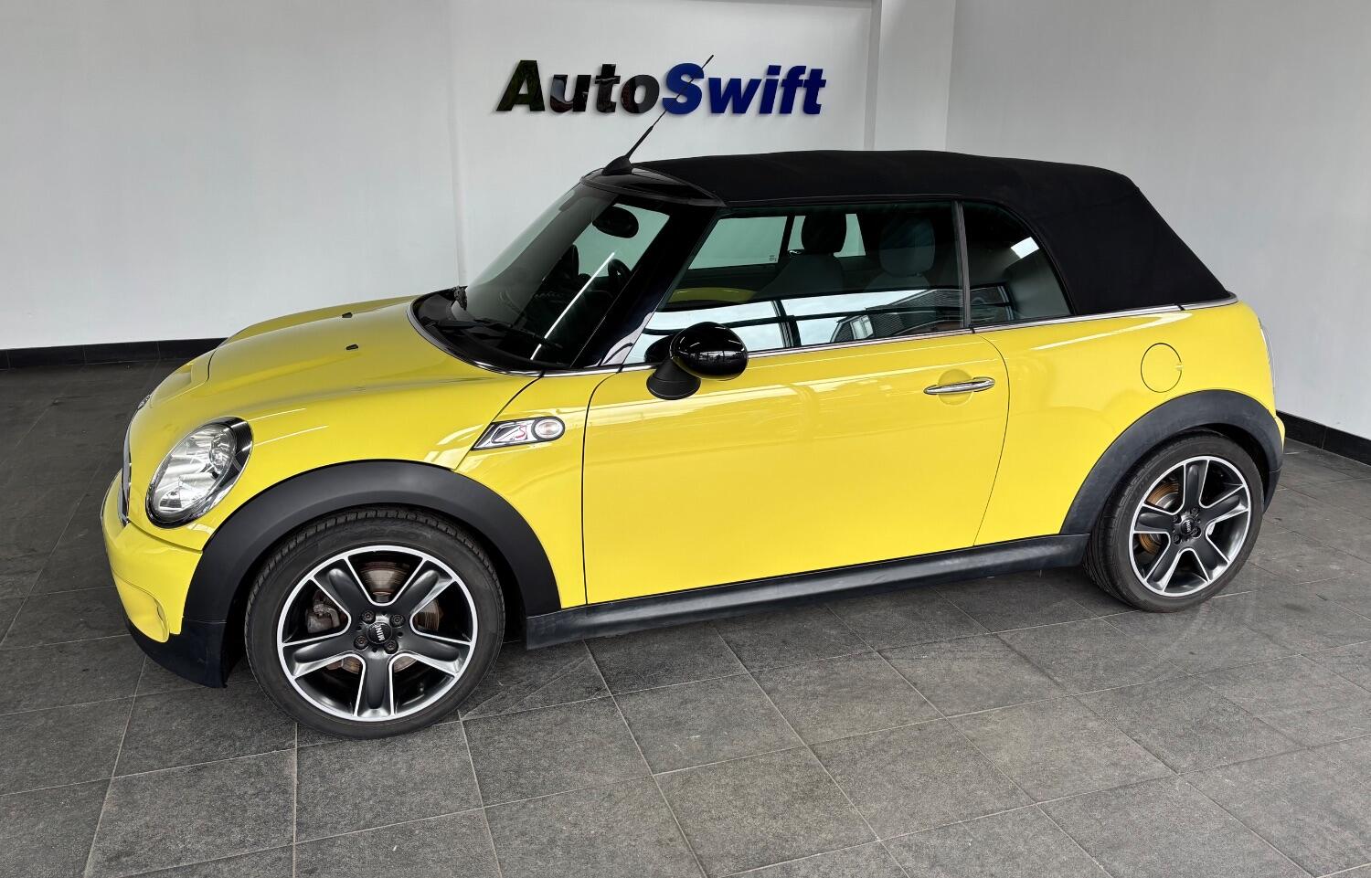 Used MINI Convertible 2009 for sale - 77605307: Photo 40