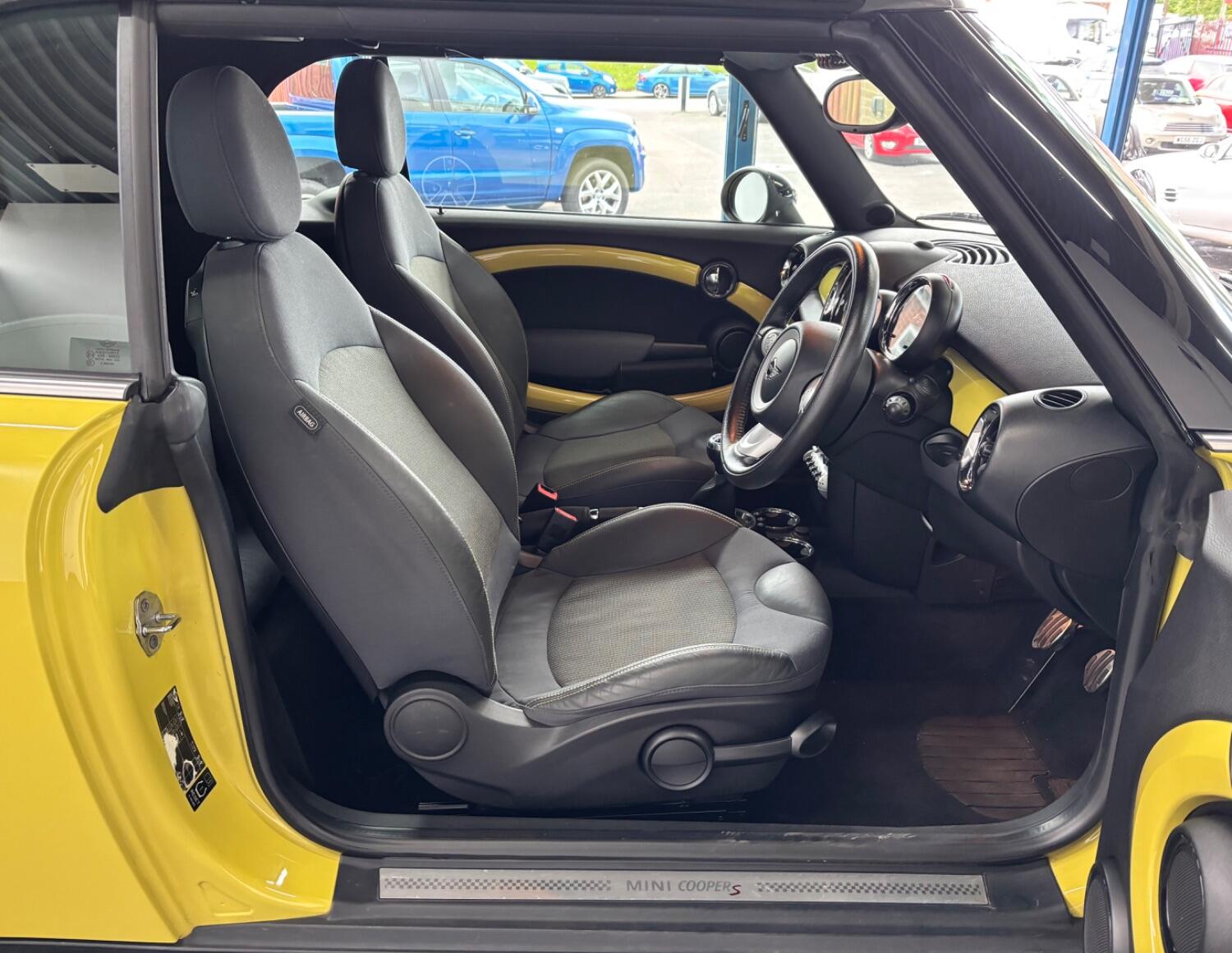 Used MINI Convertible 2009 for sale - 77605307: Photo 48