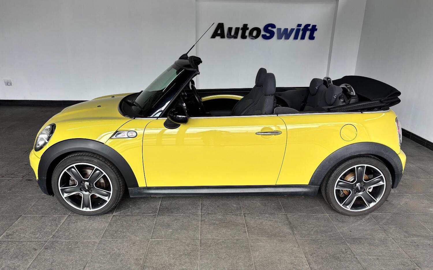 Used MINI Convertible 2009 for sale - 77605307: Photo 7