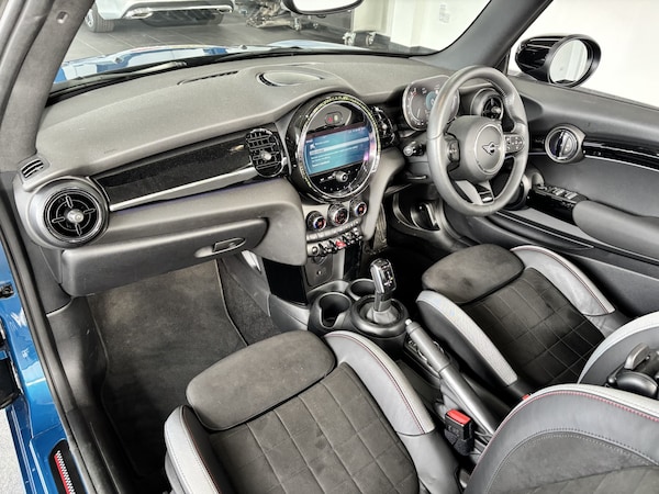 Used MINI Convertible 2023 for sale - 76174043: Photo 12