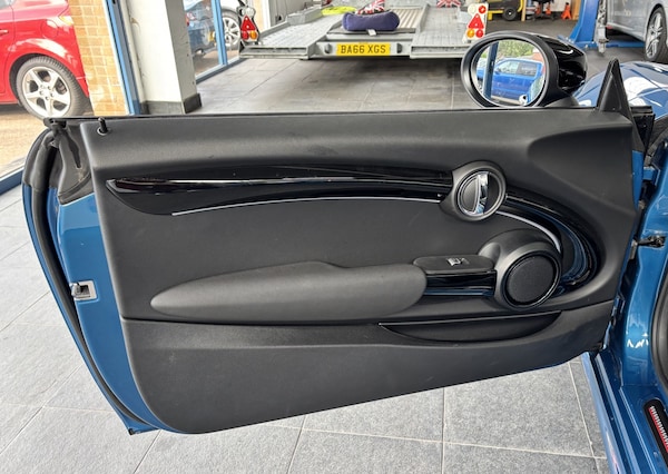 Used MINI Convertible 2023 for sale - 76174043: Photo 16