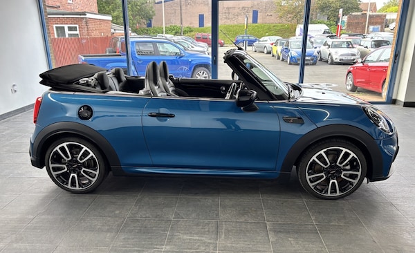Used MINI Convertible 2023 for sale - 76174043: Photo 19
