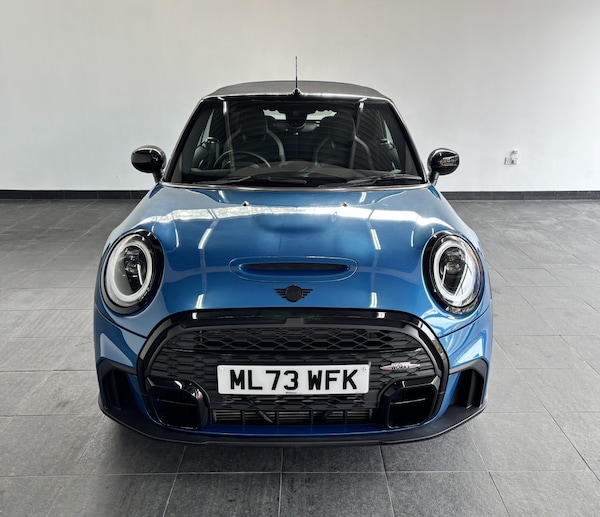 Used MINI Convertible 2023 for sale - 76174043: Photo 2