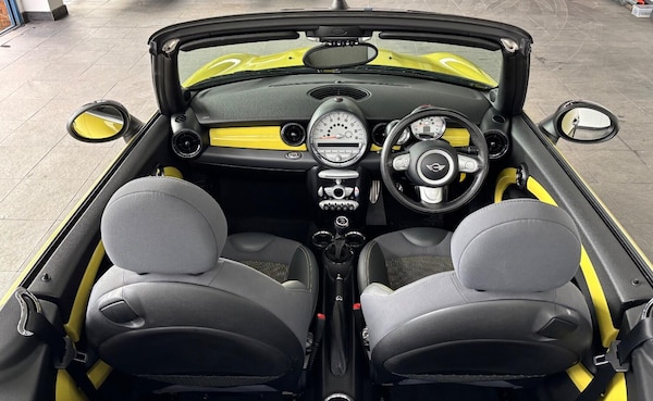 Used MINI Convertible 2009 for sale - 73894959: Photo 13