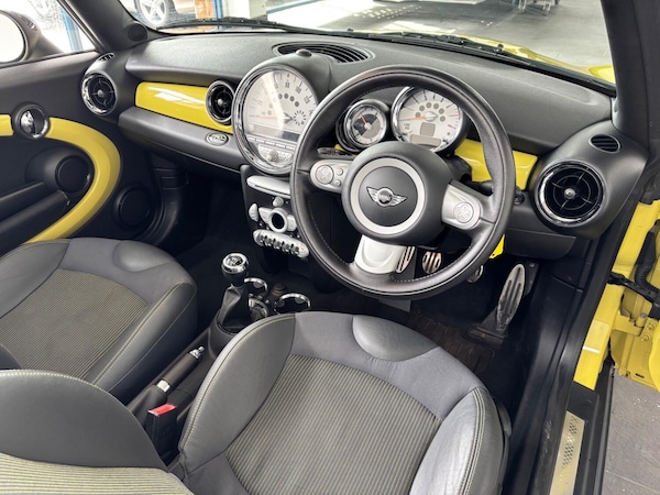 Used MINI Convertible 2009 for sale - 73894959: Photo 14