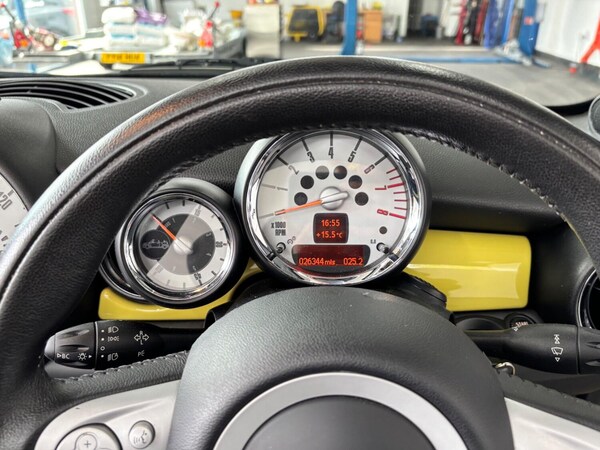 Used MINI Convertible 2009 for sale - 73894959: Photo 18