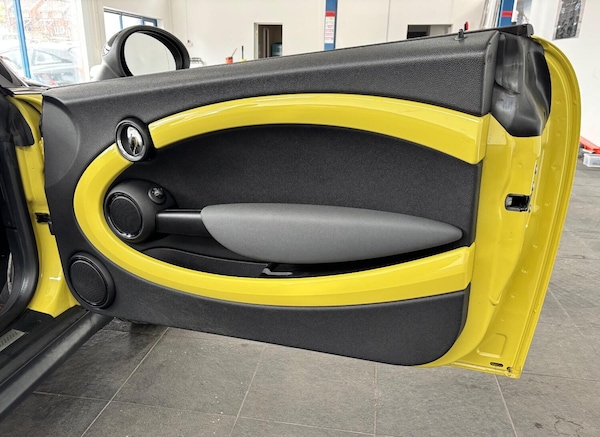 Used MINI Convertible 2009 for sale - 73894959: Photo 20