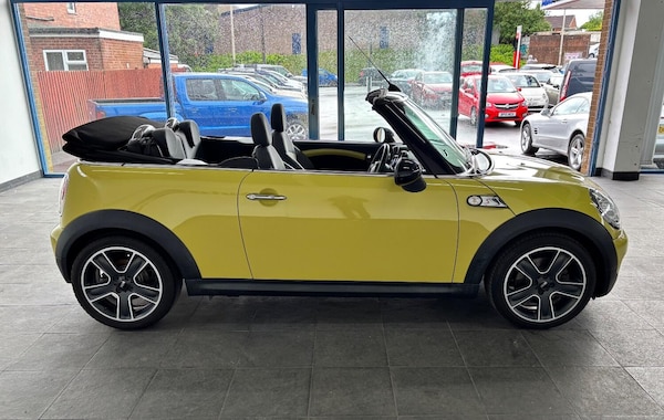 Used MINI Convertible 2009 for sale - 73894959: Photo 24