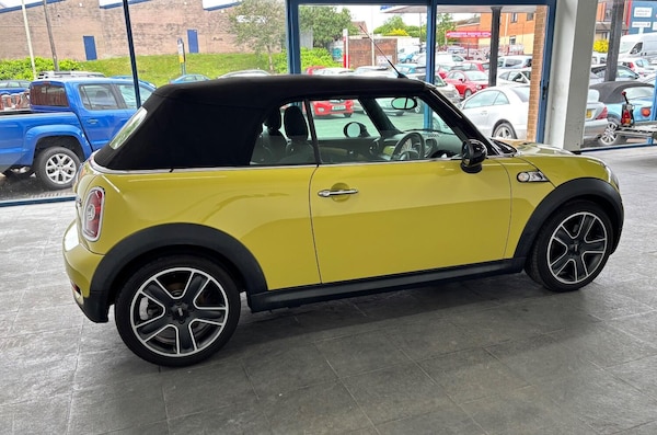 Used MINI Convertible 2009 for sale - 73894959: Photo 37