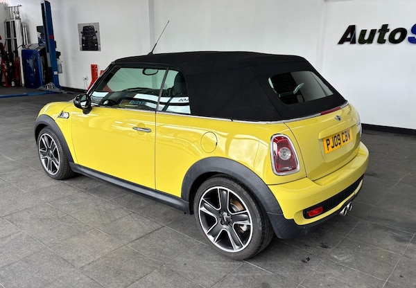 Used MINI Convertible 2009 for sale - 73894959: Photo 45