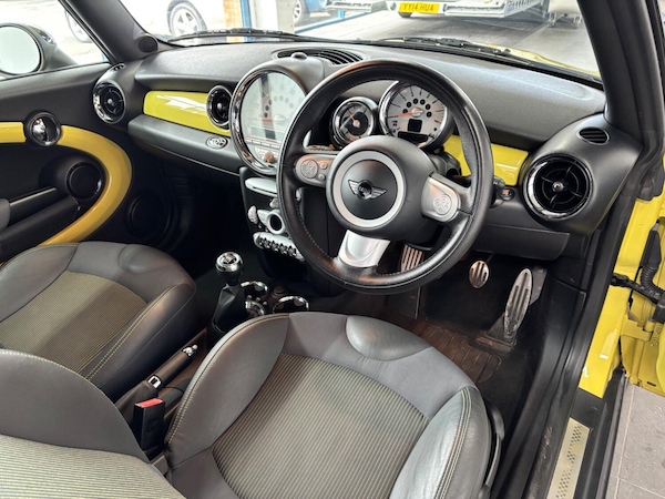 Used MINI Convertible 2009 for sale - 73894959: Photo 49