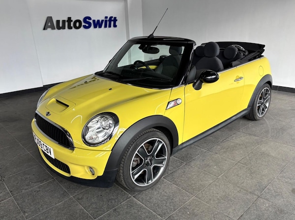 Used MINI Convertible 2009 for sale - 73894959: Photo 4