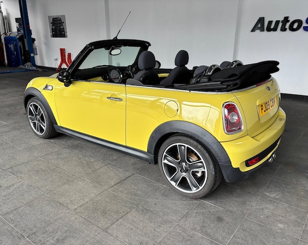 Used MINI Convertible 2009 for sale - 73894959: Photo 9