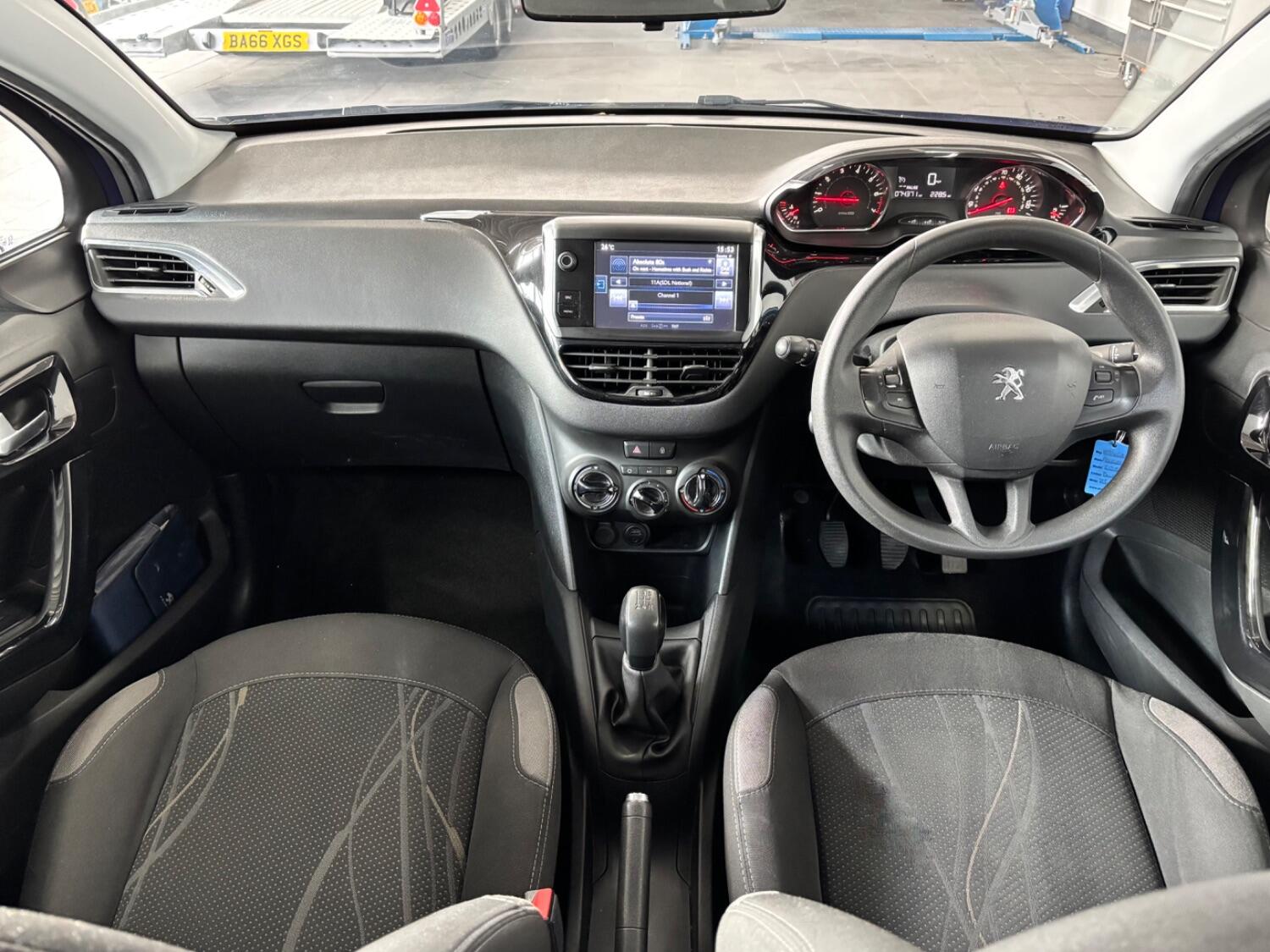 Used Peugeot 208 2015 for sale - 77609863: Photo 12