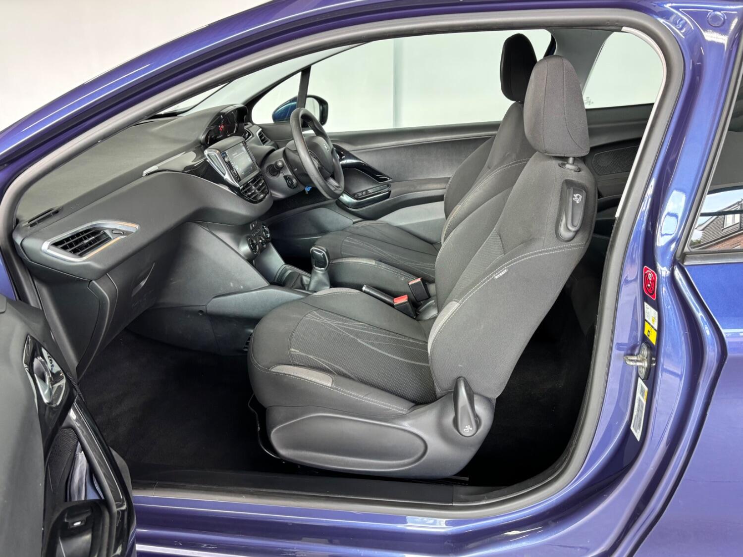 Used Peugeot 208 2015 for sale - 77609863: Photo 15