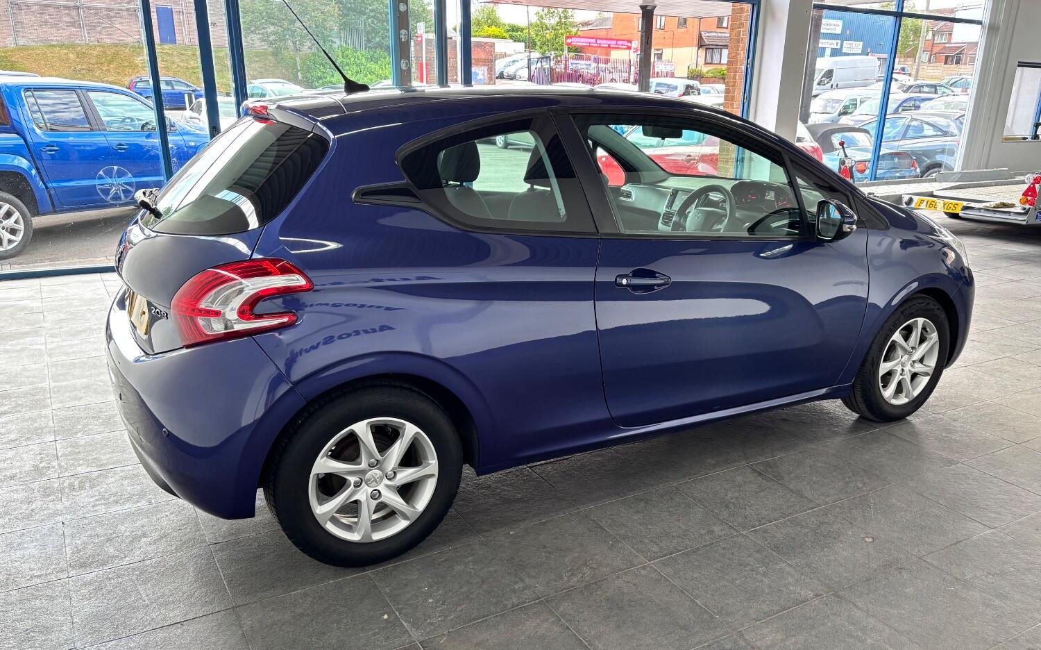 Used Peugeot 208 2015 for sale - 77609863: Photo 24