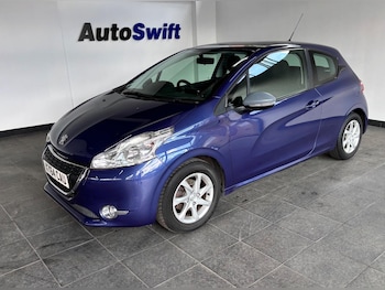 Used Peugeot 208 2015 for sale - 77609863: Photo