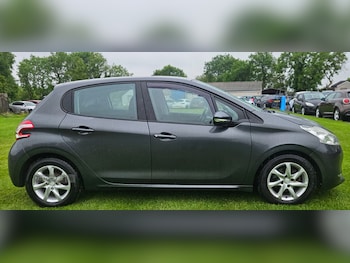 Used Peugeot 208 2014 for sale - 79085913: Photo