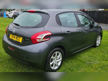 Used Peugeot 208 2014 for sale - 79085913: Photo