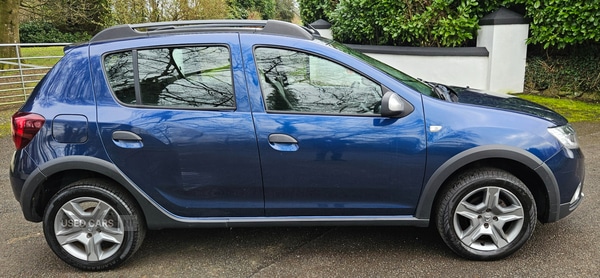Used Dacia Sandero Stepway 2017 for sale - 77770001: Photo 2