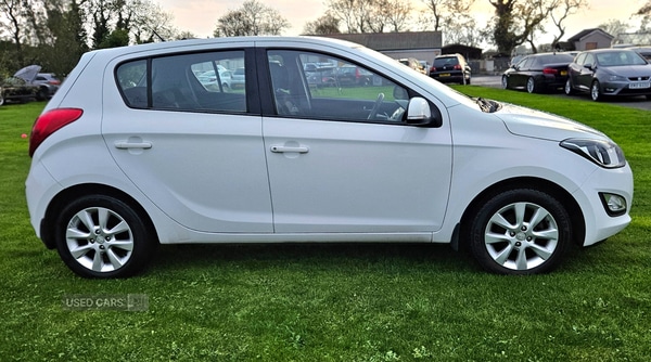 Used Hyundai i20 2014 for sale - 76802859: Photo 2