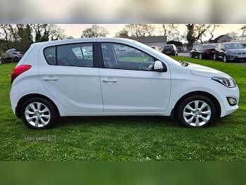 Used Hyundai i20 2014 for sale - 76802859: Photo