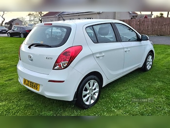 Used Hyundai i20 2014 for sale - 76802859: Photo