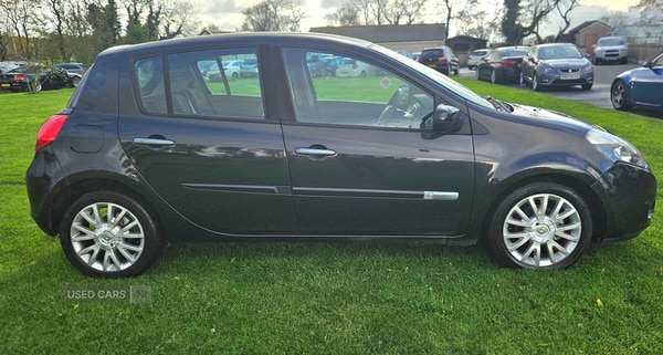 Used Renault Clio 2011 for sale - 76327507: Photo 2