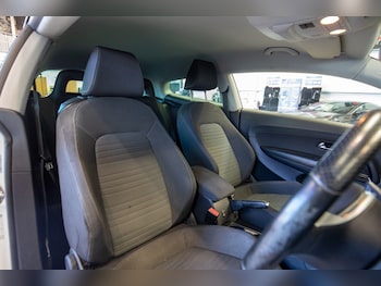 Used Volkswagen Scirocco 2012 for sale - 76824347: Photo