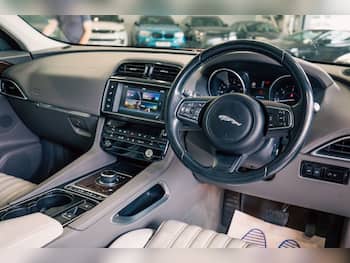 Used Jaguar F-Pace 2016 for sale - 79708605: Photo