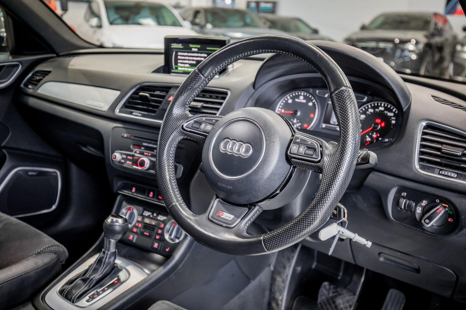 Used Audi Q3 2012 for sale - 78203734: Photo 2